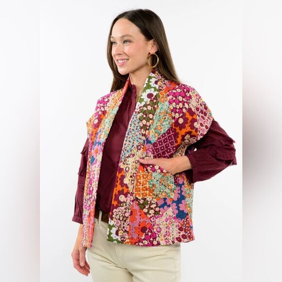 Ivy Jane Patchwork Quilted Vest in Multi Floral Pink Large - Picture 1 of 12